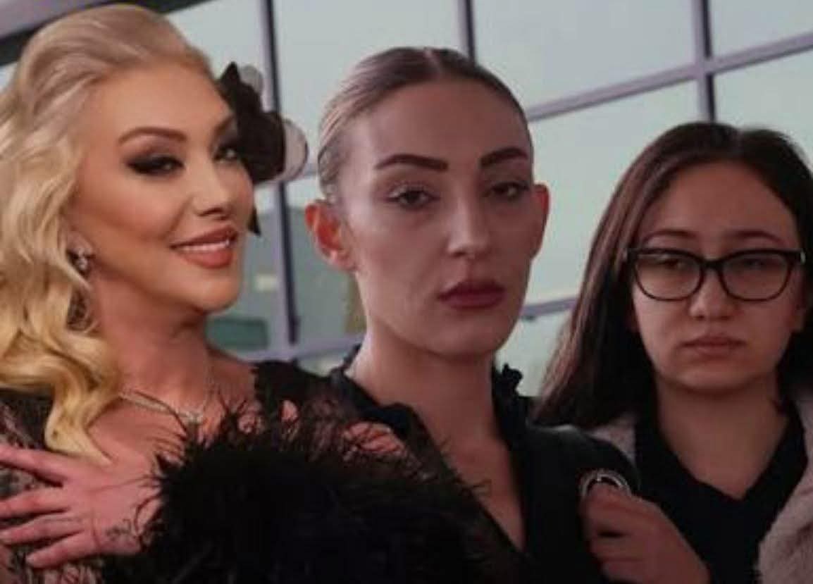 ADNAN ONAY &nbsp; Bir zamanlar aile bağlarının kutsal sayıldığı, anne-babanın