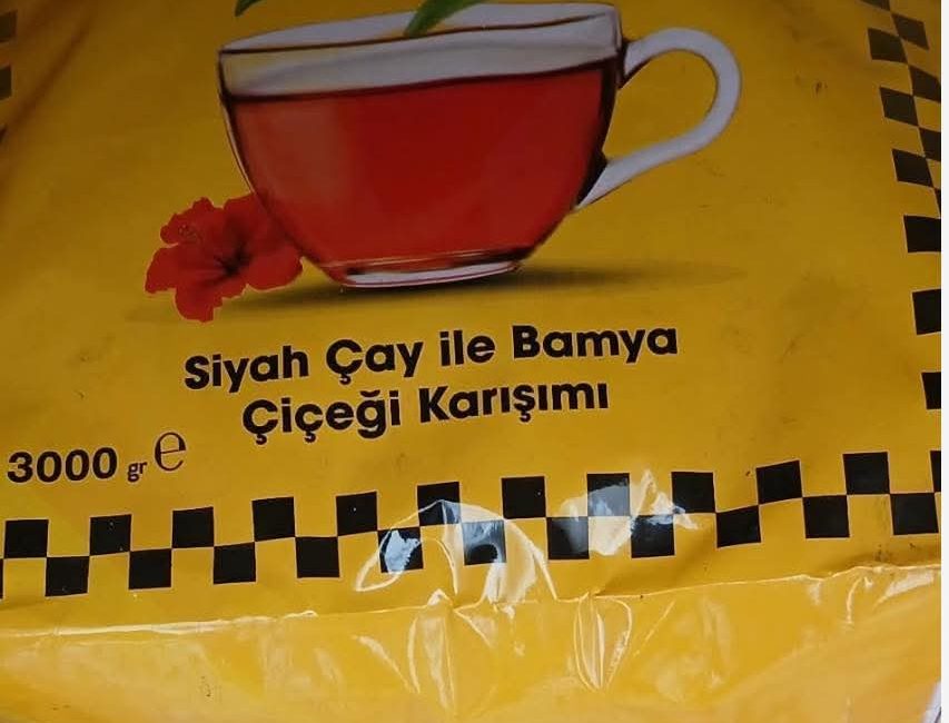 ADNAN ONAY &nbsp; Çay çöplerine boya katarak, Rize çayı diye