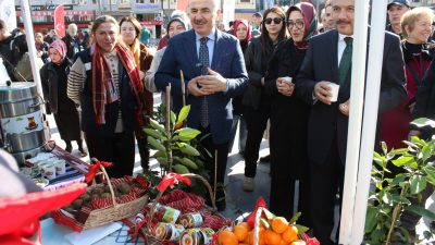 Rize Belediye Başkanı Rahmi Metin, beraberinde eşi Fatma Metin, Rize