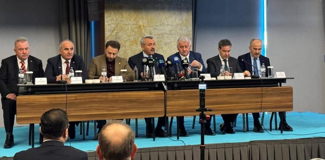 ADNAN ONAY &nbsp; Rize-Artvin Havalimanı uçuşlarının ele alındığı Rize’deki toplantıdan