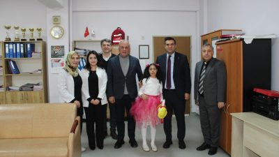 -3 Aralık Dünya Engelliler günü kapsamında Atatürk İlkokulunda öğrenciler tarafından