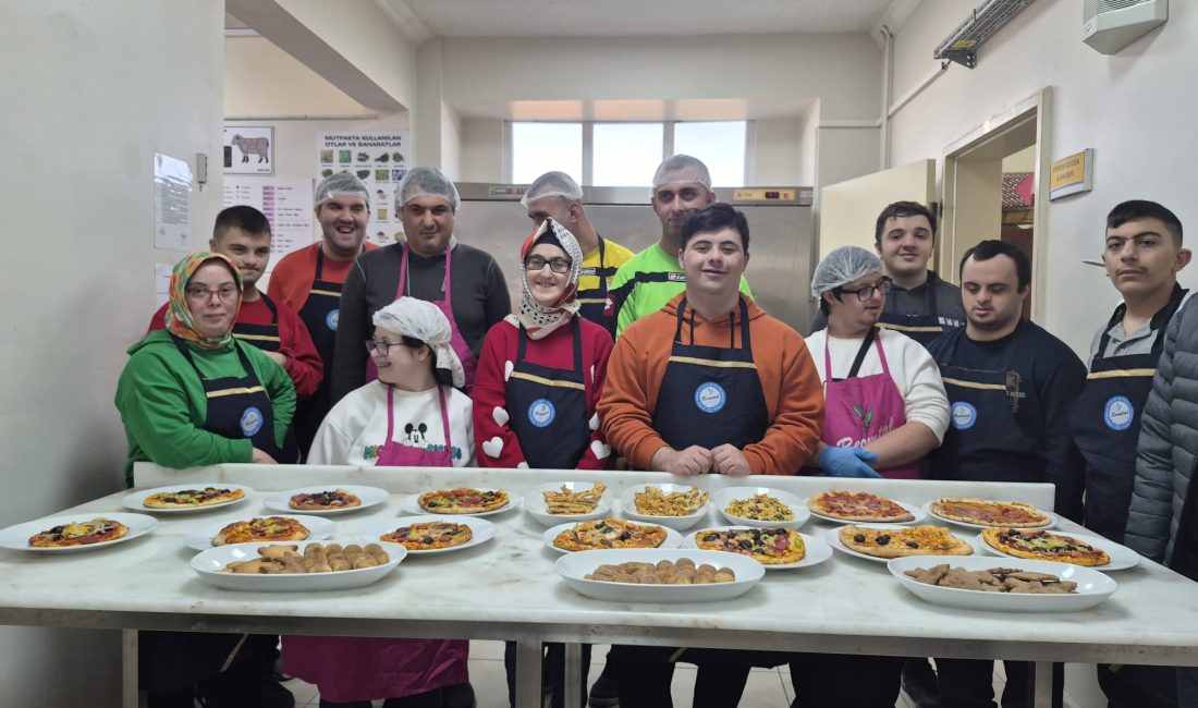 Rize'de özel gereksinimli öğrenciler ,düzenlenen atölye etkinliğinde kendi elleriyle hazırladıkları