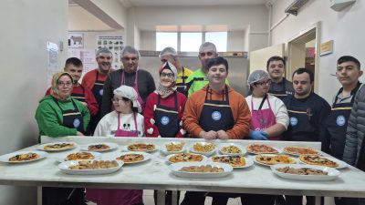 Rize'de özel gereksinimli öğrenciler ,düzenlenen atölye etkinliğinde kendi elleriyle hazırladıkları