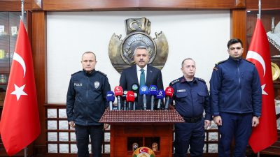 Rize Valisi İhsan Selim Baydaş, basın toplantısında uyuşturucu ile mücadelede