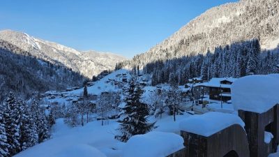 Karın toprağa düşmesiyle bir başka güzelliğe bürünen Ayder yaylası adeta