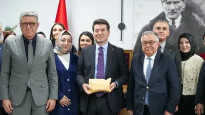 Ortahisar Belediye Başkanı Ahmet Kaya'nın başlattığı burs kampanyasına, belediye çalışanları