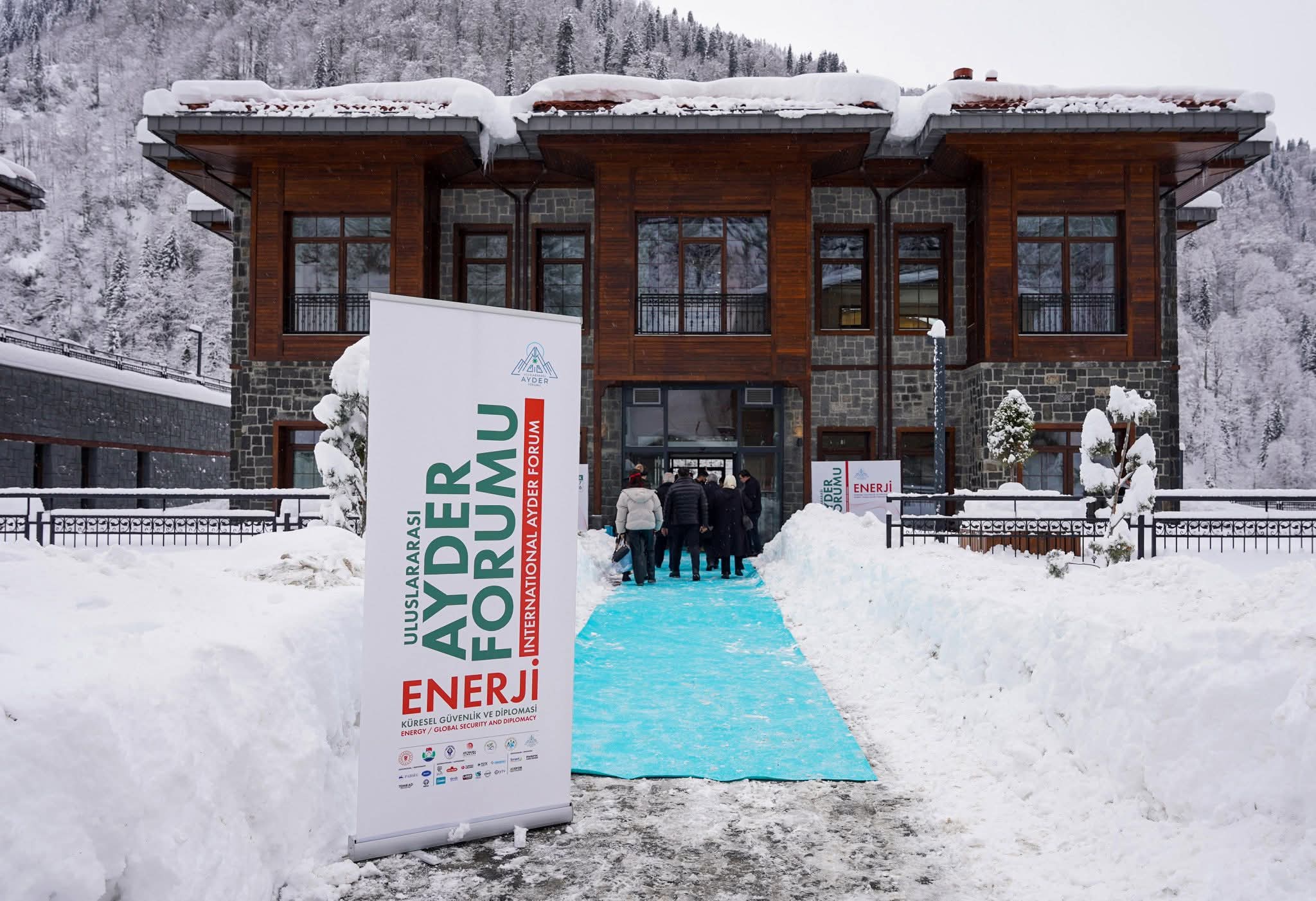 KEİPA Türk Delegasyonu Başkanı ve geçmiş dönem Enerji ve Tabii