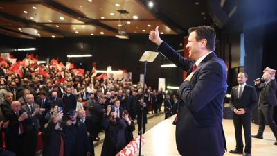 Son altı ayda 67 bin 244 yeni üye kazanarak muhalefet