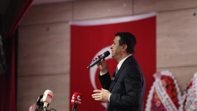 Saadet Partisi Genel Başkanı Mahmut Arıkan, partisinin 6. Manisa Olağan