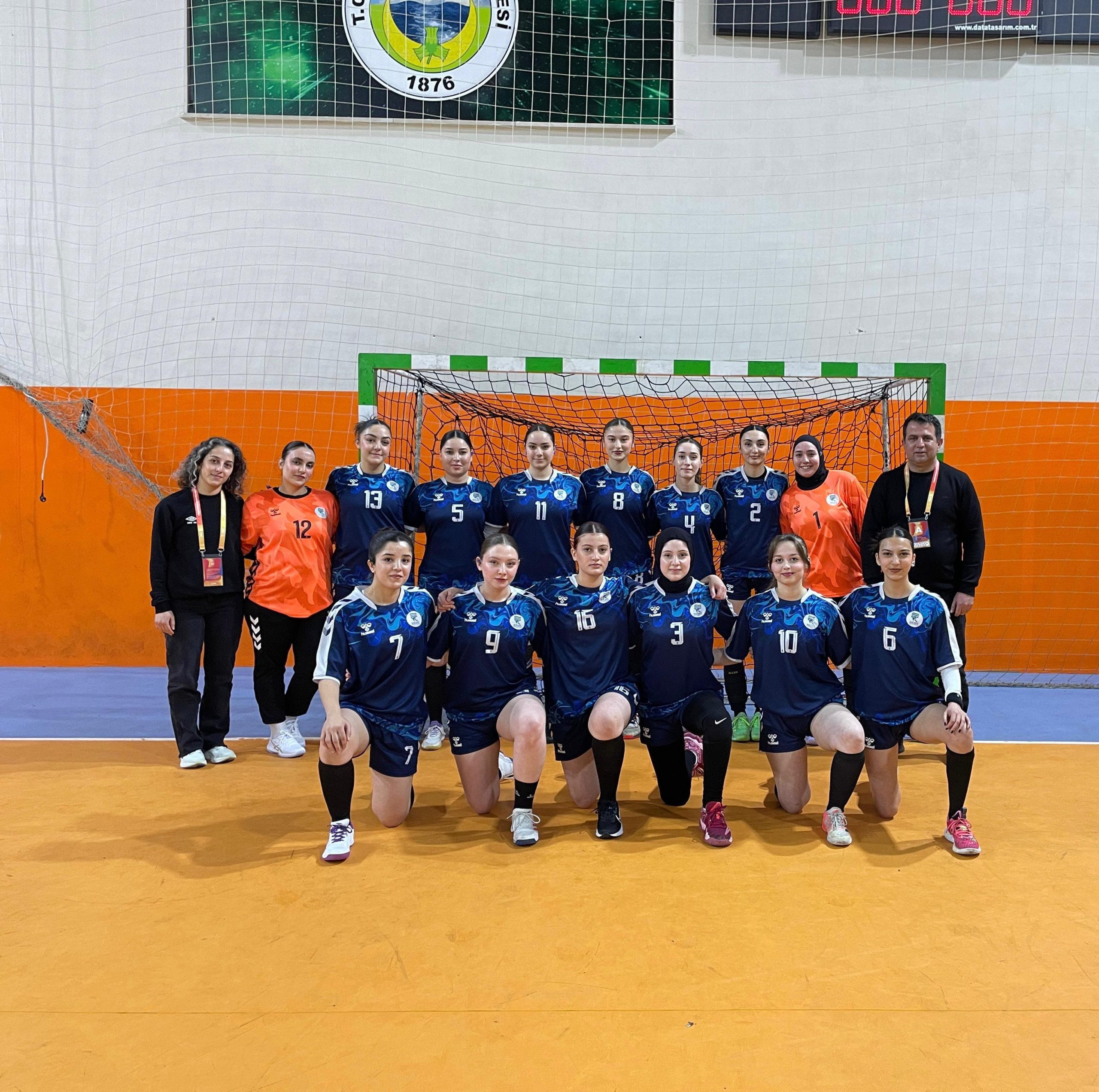 Hentbol 2. Lig Kadınlar D Grubu mücadelesinde Görele Gençlik Merkezi