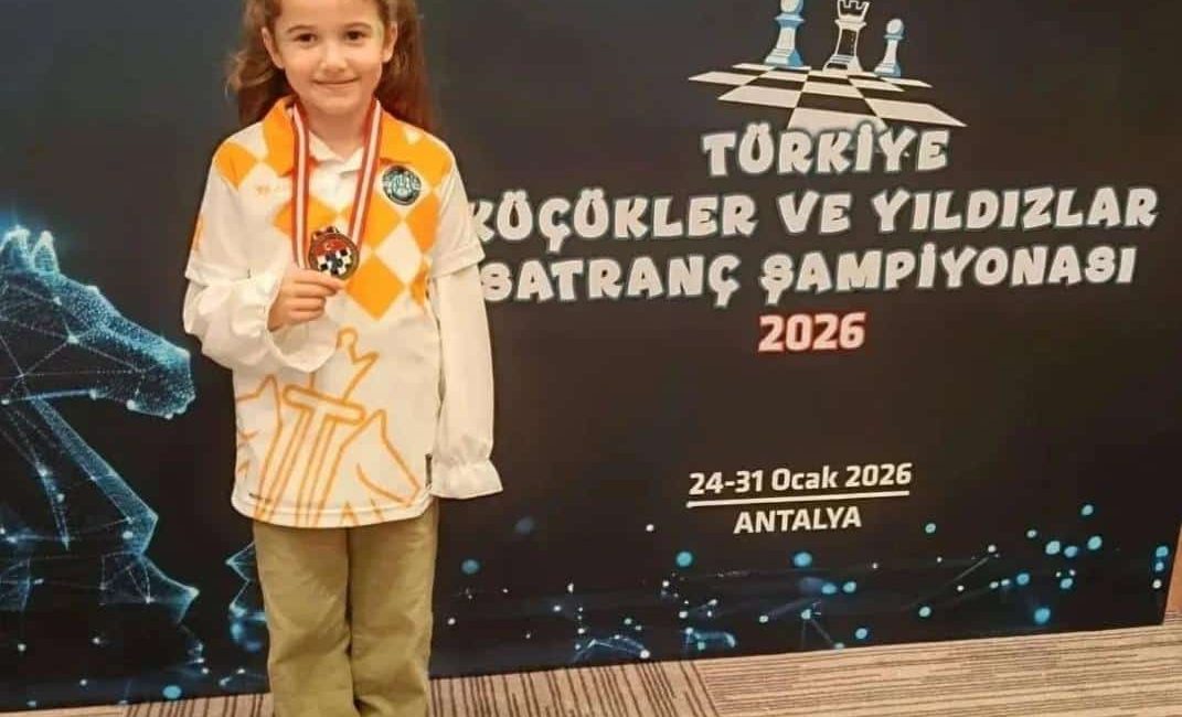 Antalya'da düzenlenen Türkiye Küçükler ve Yıldızlar Satranç Şampiyonası Küçükler Kategorisi'nde