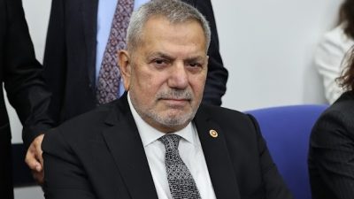 Cumhuriyet Halk Partisi  Rize Milletvekili Tahsin Ocaklı, yaş çay