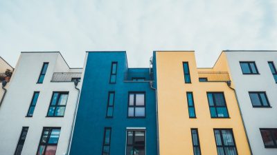 Binaların dış görünümü, ilk izlenimi belirleyen en önemli unsurlardan biridir.