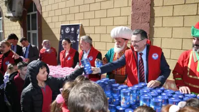 Trabzon Büyükşehir Belediye Başkanı Ahmet Metin Genç, Köprübaşı ilçesinde düzenlenen