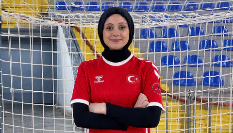 Recep Tayyip Erdoğan Üniversitesi Spor Kulübü sporcusu Nur Serap Usta,