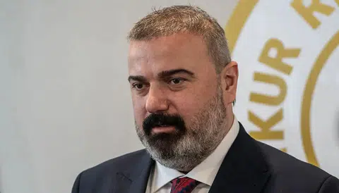 Çaykur Rizespor Kulüp Başkanı İbrahim Turgut, yaptığı açıklamada hem takımın