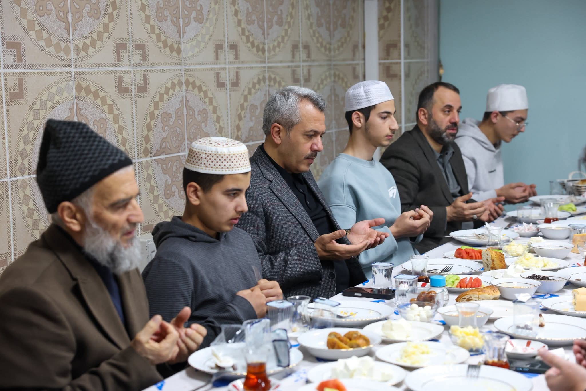 Vali İhsan Selim Baydaş, Ramazan ayının bereketini gençlerle paylaşmak amacıyla