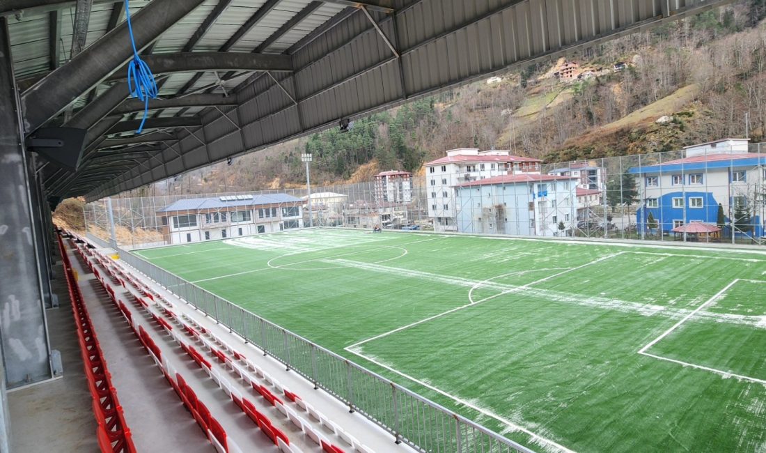 İKİZDERE STADYUMU 800 KİŞİLİK KAPALI TRİBÜNÜ İLE TAMAMLANDI