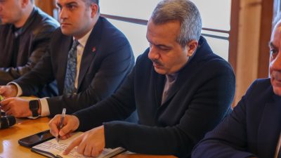 VALİ İHSAN SELİM BAYDAŞ’INDA KATILDIĞI TOPLANTIDA İHTİYAÇLAR EKSİKLER KONUŞULDU
