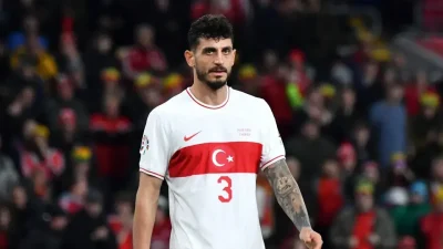 Süper Lig ekiplerinden Çaykur Rizespor’da forma giyen milli stoper Samet