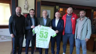 Rize Veteranlar Grubu, Rize Belediye Başkanı Rahmi Metin’i ziyaret ederek
