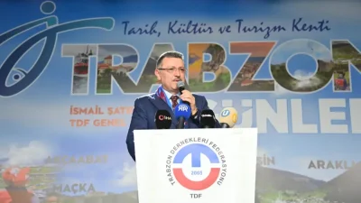 Trabzon Büyükşehir Belediye Başkanı Ahmet Metin Genç, İstanbul’da düzenlenen Trabzon