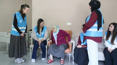 Yaşlılar Haftası dolayısıyla Rize’de gönülleri ısıtan bir buluşma gerçekleşt