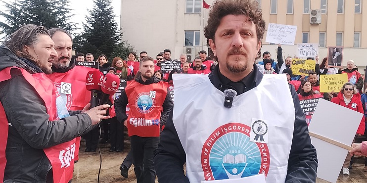 Eğitim-İş Rize Şubesi, Çekmeköy’ de 11. sınıf öğrencisi tarafından okulda