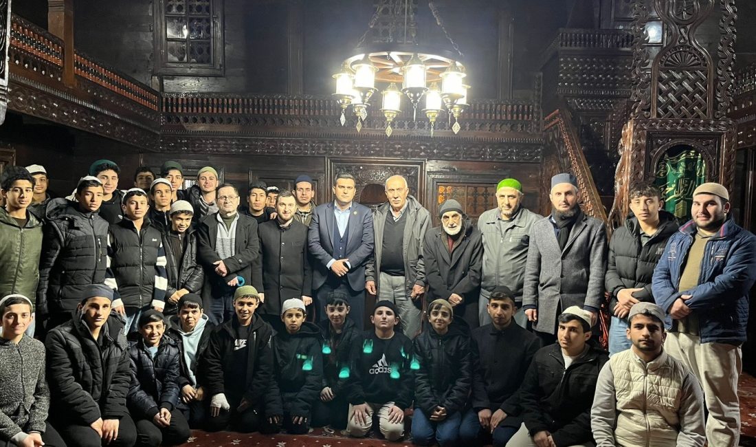 İKİZDERE-Kaymakam Burak Yaylacı ilçede iftar buluşmalarına devam ediyor. Dün akşam