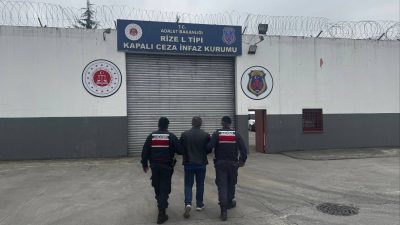 Rize’de İl Jandarma Komutanlığı ekiplerince aranan şahısların yakalanmasına yönelik yürütülen
