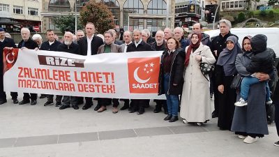 Saadet Partisi Rize İl Başkanlığı, Rize Cumhuriyet Meydanı’nda düzenlediği basın