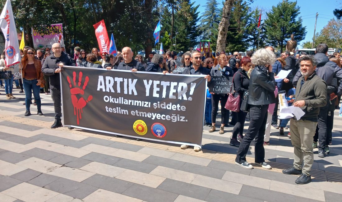 Hopa’da Siverek İlçesinde meydana gelen olay sonrası öğretmenler OKULLARDA ŞİDDETE