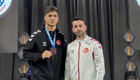 İstanbul’da düzenlenen 34. Uluslararası Ahmet Cömert Boks Turnuvası’nda milli sporcu