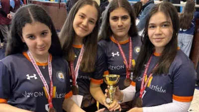 Erzurum’da düzenlenen Okul Sporları Grup Birinciliği’nde Rize’yi temsil eden 6