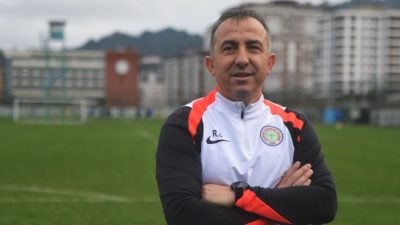 Çaykur Rizespor Teknik Direktörü Recep Uçar, şampiyonluk adaylarından Fenerbahçe ile