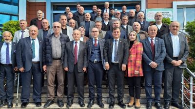 Rize Muhtarlar Federasyonu tarafından düzenlenen istişare toplantısında, kentteki sağlık hizmetleri