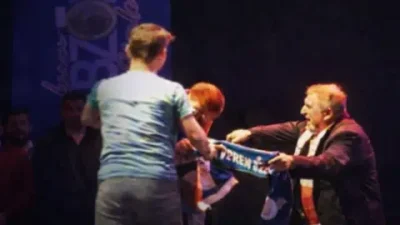 Ankara’da düzenlenen Trabzon Günleri’nin son gününde konser esnasında aniden sahneye