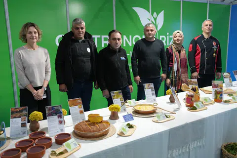 Rize Belediyesi ev sahipliğinde düzenlenen Kaçkar Turizm Fuarı, Rize ve