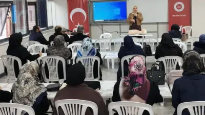 Rize’de düzenlenen ilk yardım seminerinde Kur’an kursu öğreticileri ve izcilik