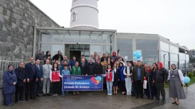 Rize Belediyesi, "Otizm Farkındalık Haftası" etkinliğinde özel gereksinimli bireyler ve