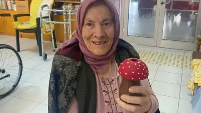 Trabzon Huzurevi’nde düzenlenen “Alçı Kalıp Boyama Etkinliği” ile yaşlıların rehabilitasyon