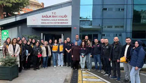 Trabzon İl Sağlık Müdürlüğü koordinesinde düzenlenen eğitim programında, 112 Acil