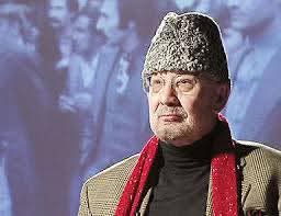 ADNAN ONAY &nbsp; Onu ilk gençlik yıllarımdan itibaren yakından takip