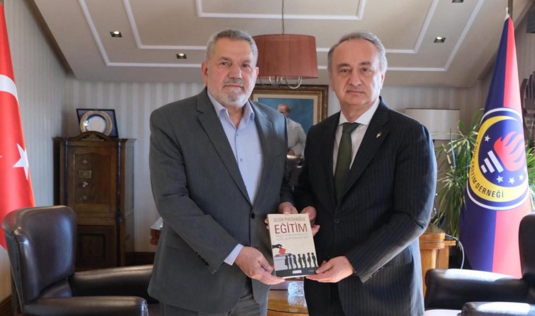 CHP Rize Milletvekili Tahsin Ocaklı, eğitim alanındaki temasları kapsamında Türk