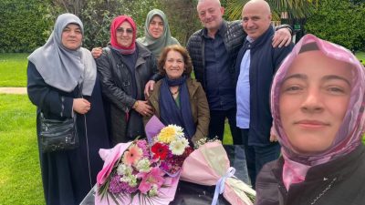 İKİZDERE’DE 40 YIL ÖNCE GÖREV YAPAN İLKOKUL ÖĞRETMENLERİNİ UNUTMADILAR.