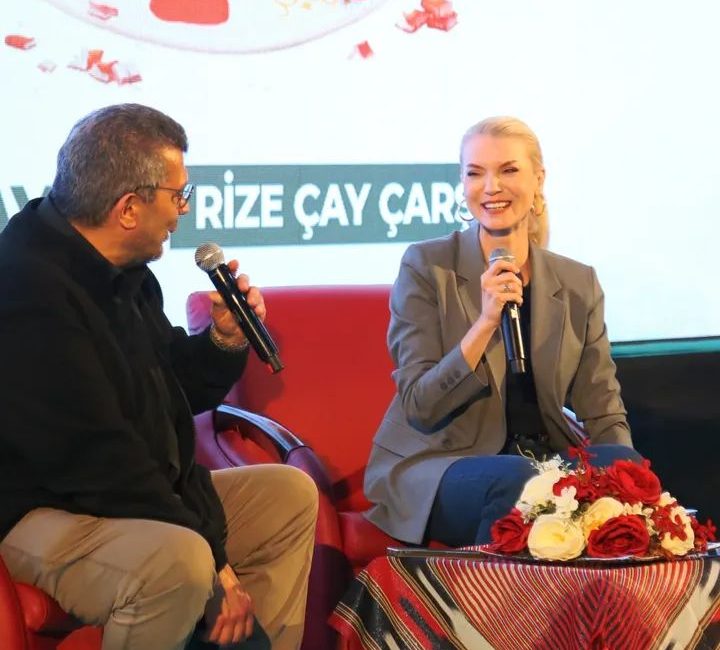 Rize Kitap Fuarı kapsamında gerçekleştirilen “Gizli Tarih” konulu söyleşide, Pelin