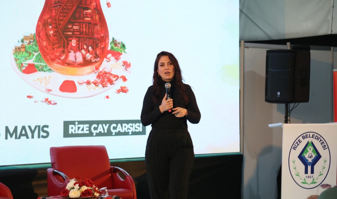 3. Rize Kitap Fuarı kapsamında düzenlenen söyleşilerde Dilek Cesur, okurlarıyla