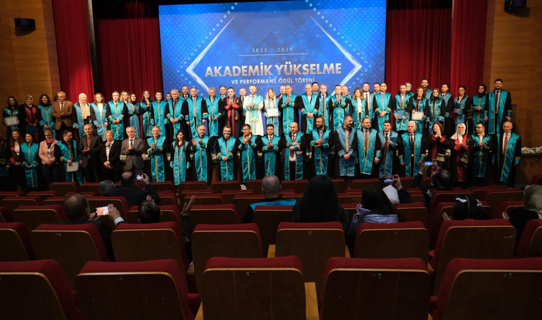 Recep Tayyip Erdoğan Üniversitesinde Akademik Yükselme ve Performans Ödül Töreni