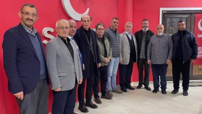 Cumhuriyet Halk Partisi Rize İl Başkanı Saltuk Deniz ve beraberindeki