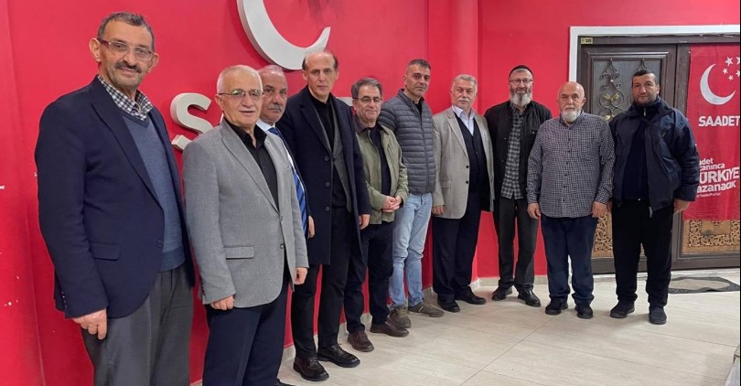 Cumhuriyet Halk Partisi Rize İl Başkanı Saltuk Deniz ve beraberindeki